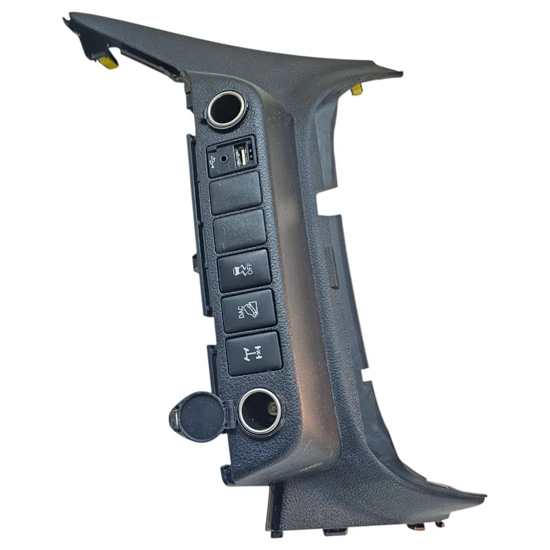 Moldura inferior painel tomada 12v Toyota Hilux 2.8 SRX 2016/...