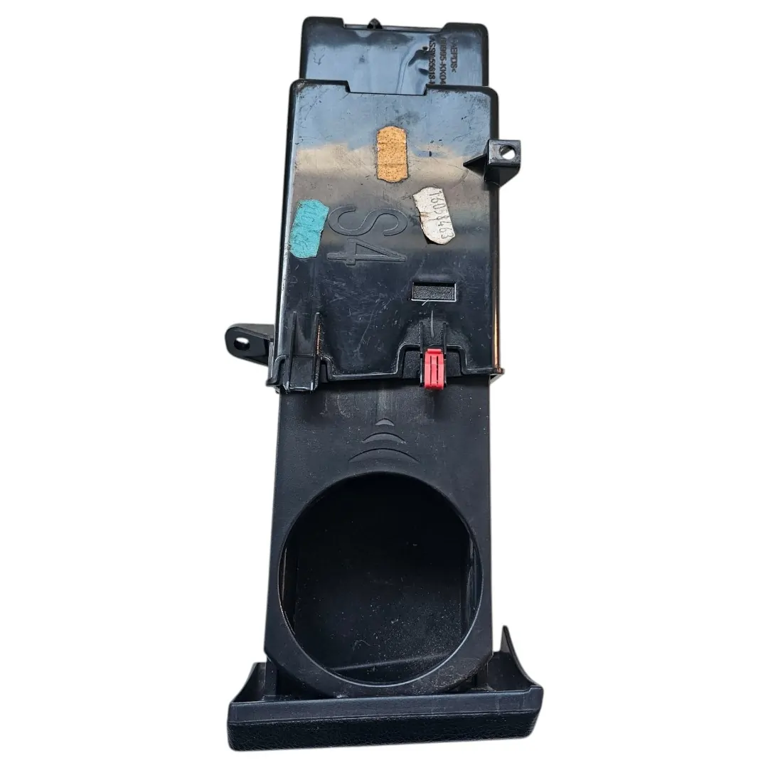 Porta copos direito Toyota Hilux 2.8 SRX 2016/...