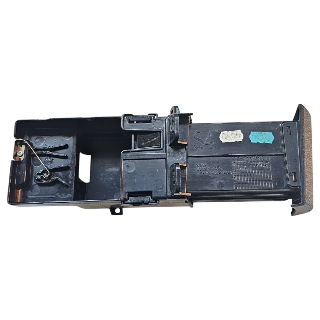 Porta copos direito Toyota Hilux 2.8 SRX 2016/...