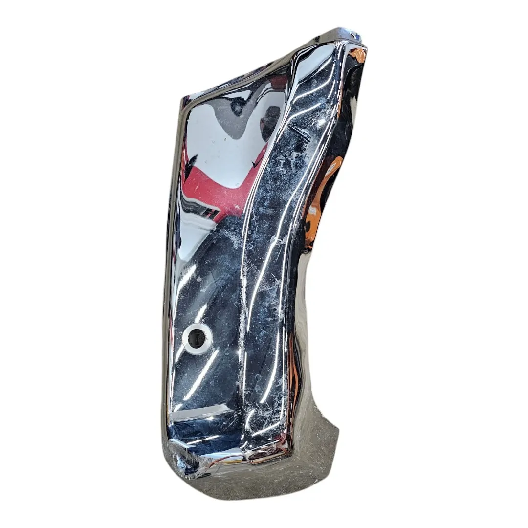 Ponteira cromada parachoque esquerda detalhe Ranger V6 2024 limited