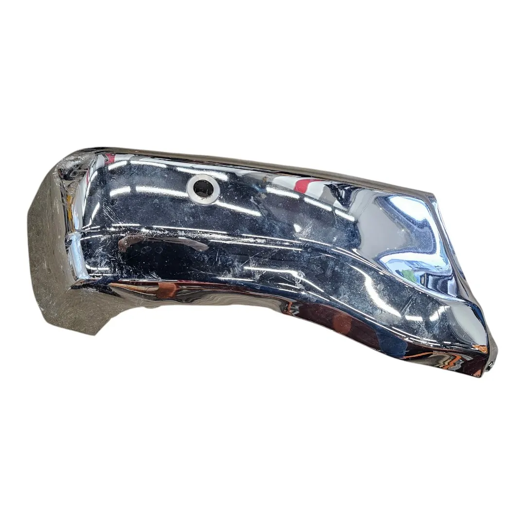 Ponteira cromada parachoque esquerda detalhe Ranger V6 2024 limited