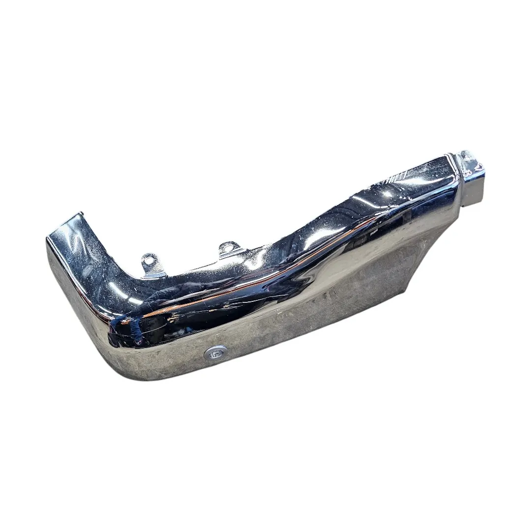 Ponteira cromada parachoque direita detalhe Ranger V6 2024 limited