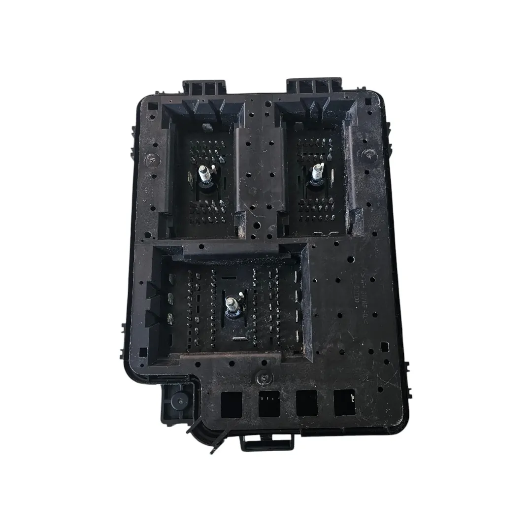 Caixa de fusíveis interna S10 2.8 200CV 2023