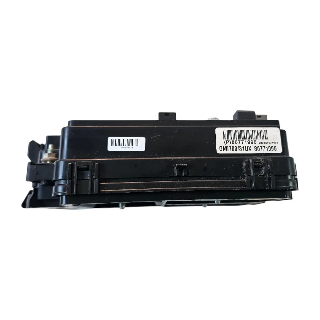 Caixa de fusíveis interna S10 2.8 200CV 2023