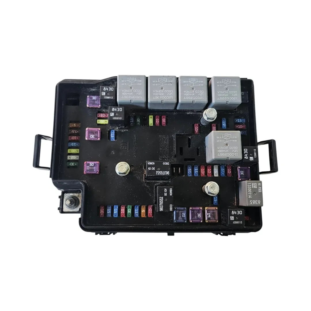 Caixa de fusíveis interna S10 2.8 200CV 2023