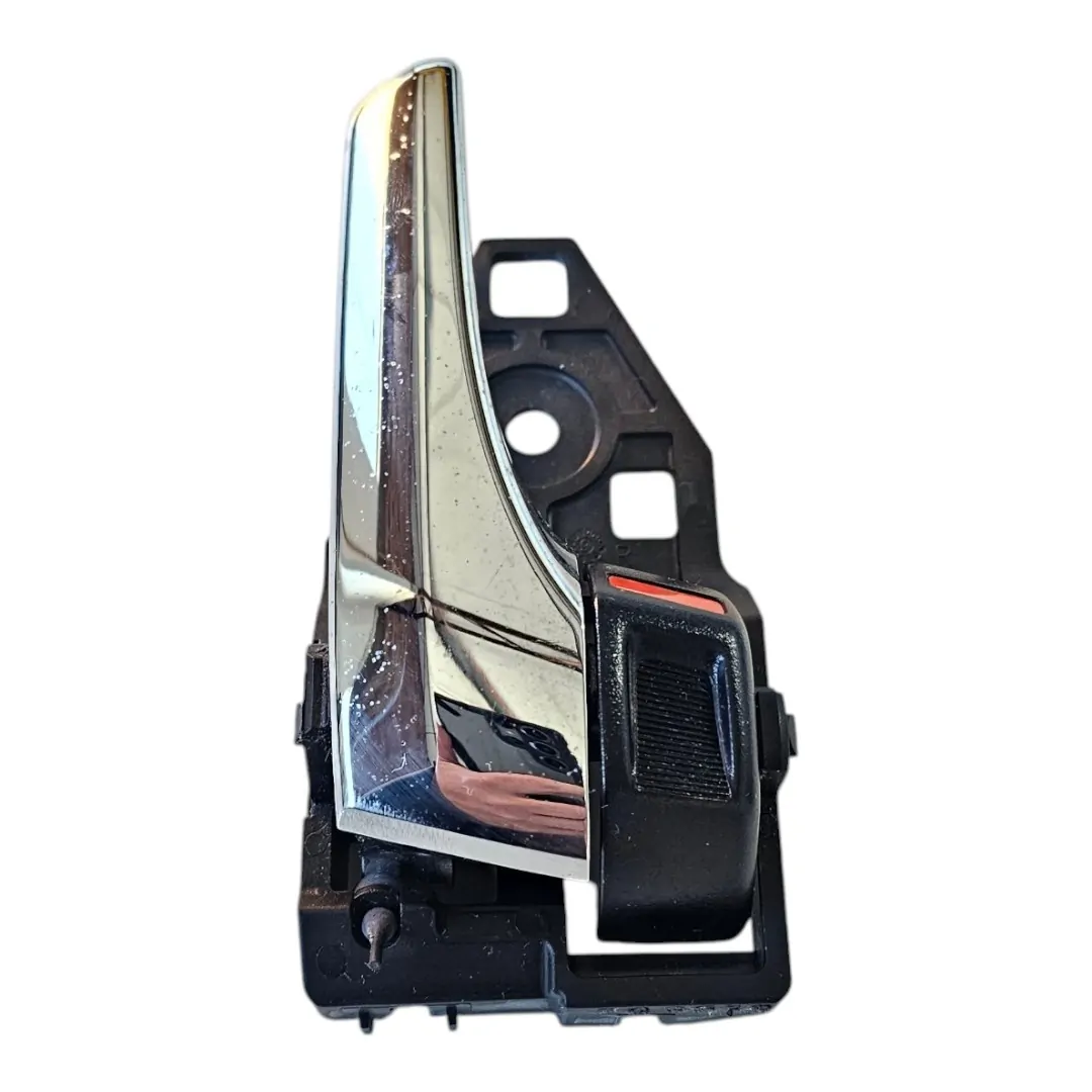 Puxador da porta traseira direita Hilux GR 2.8 177cv 2019