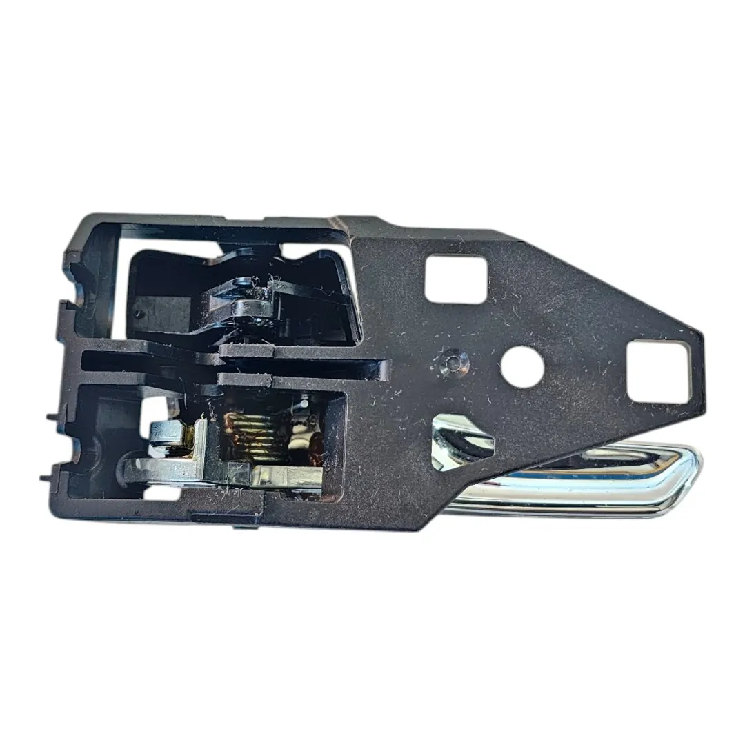 Puxador da porta traseira direita Hilux GR 2.8 177cv 2019