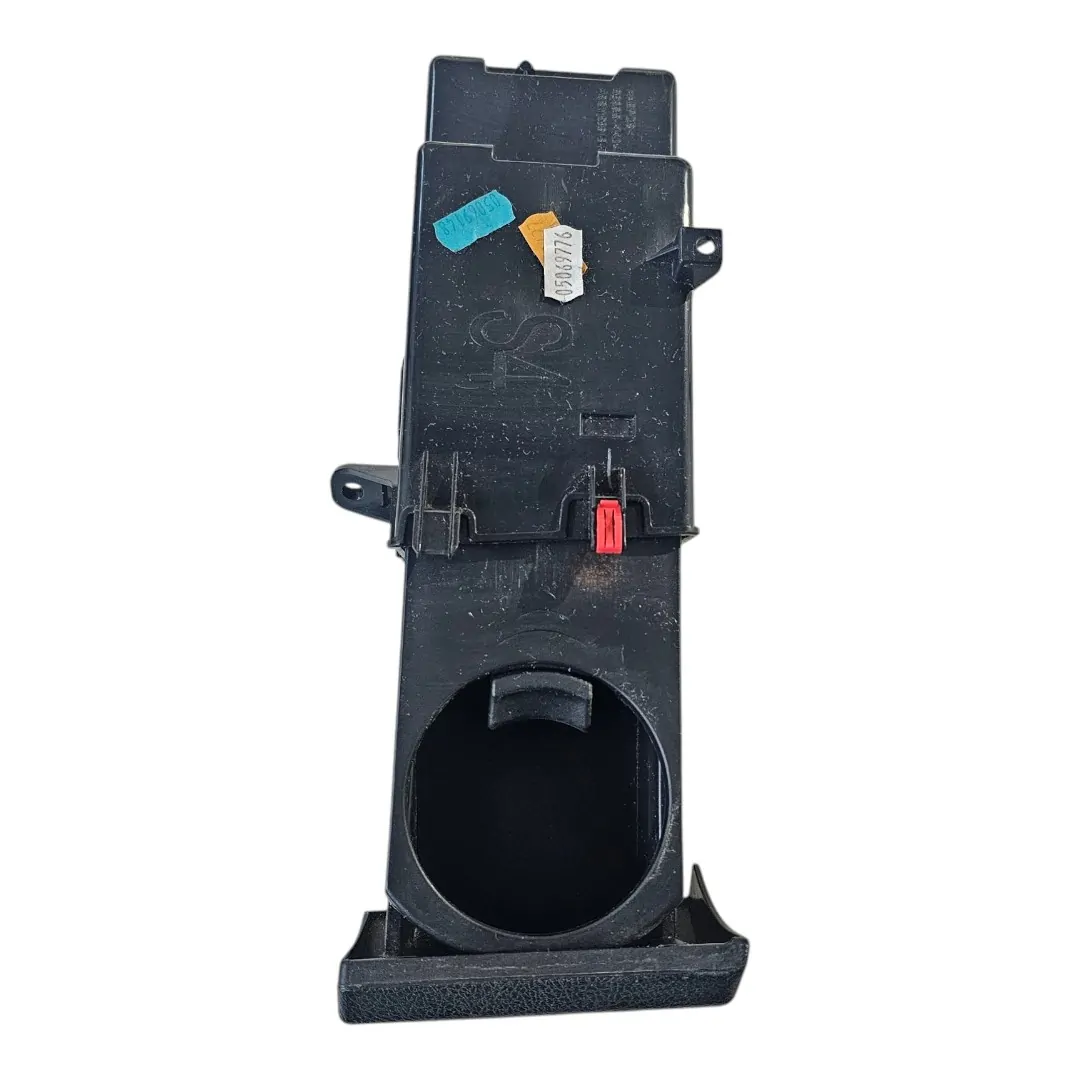 Porta copos direito Hilux GR 2.8 177cv 2019