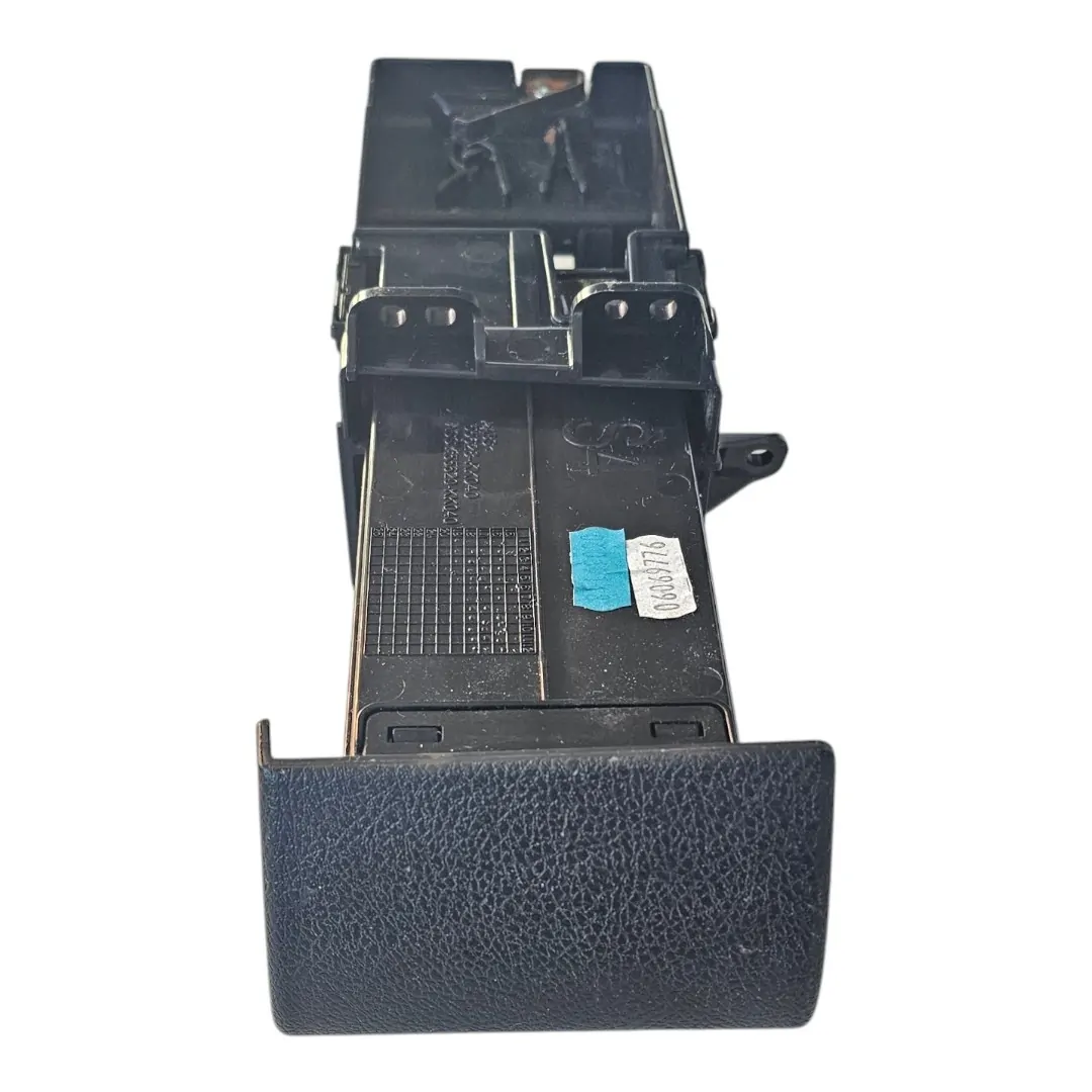 Porta copos direito Hilux GR 2.8 177cv 2019