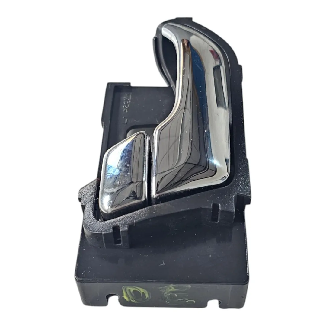 Puxador porta dianteira esquerda S10 2.8 2023 High Country