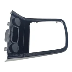 Moldura tomada 12v S10 2.8 2023 High Country
