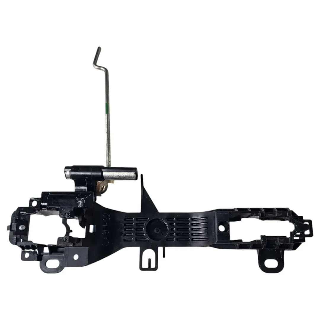 Suporte maçaneta dianteira direita Hilux SW4 2.8 177cv 2020