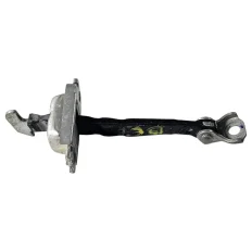 Limitador da porta dianteira esquerda Hilux SW4 2.8 177cv 2020