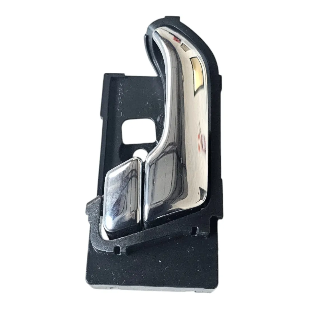 Puxador da porta dianteira esquerda S10 2.8 200cv 2024 LTZ