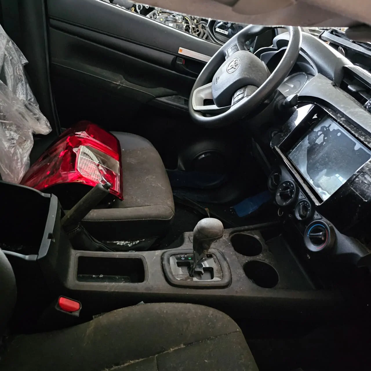 Sucata de Toyota Hilux 2025 CD LOW 2.8 204cv Automática