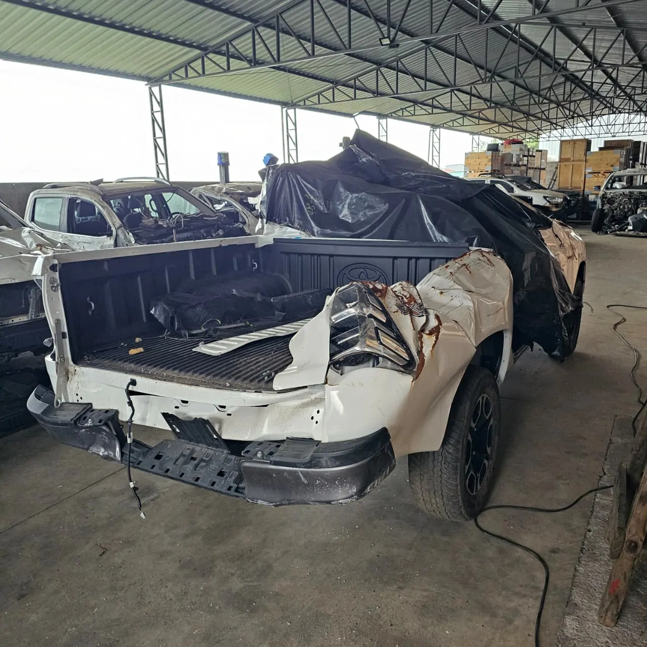 Sucata de Toyota Hilux 2025 CD LOW 2.8 204cv Automática