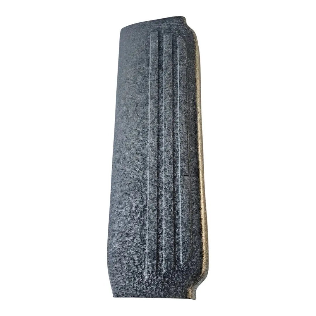 Soleira da porta traseira direita com detalhes S10 2015 2.8 200cv LS Manual