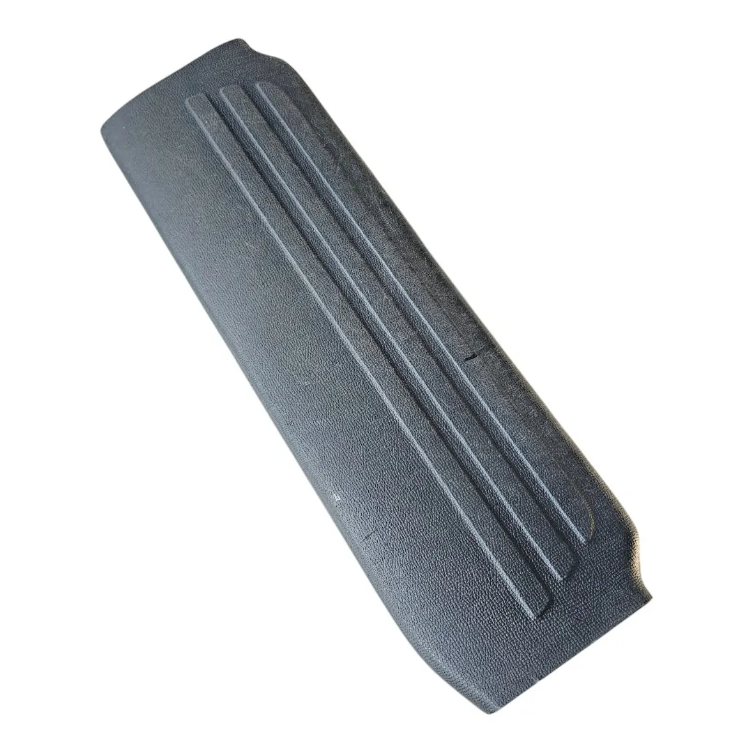 Soleira da porta traseira direita com detalhes S10 2015 2.8 200cv LS Manual