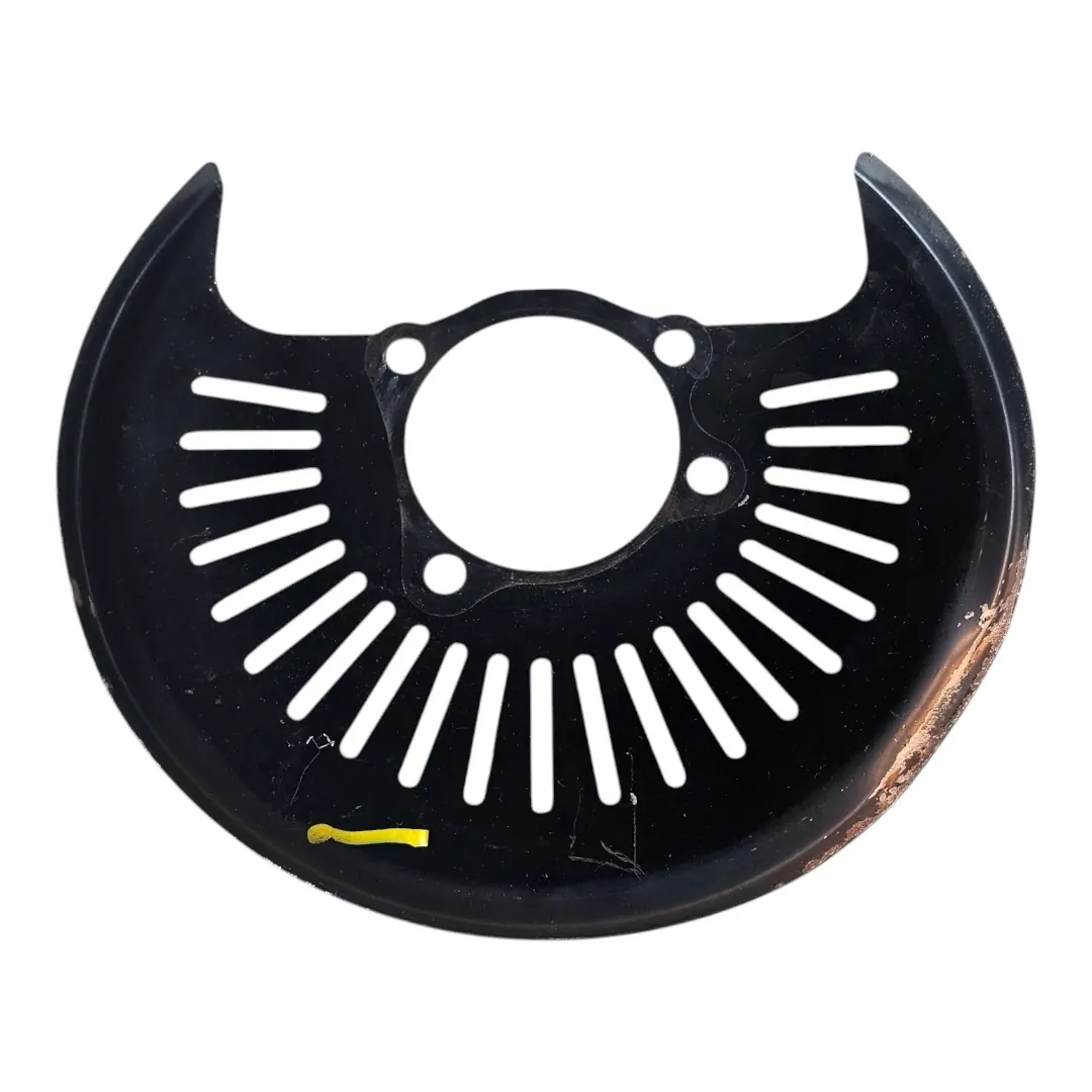 Defletor disco de freio direito com detalhes S10 2015 2.8 200cv LS Manual