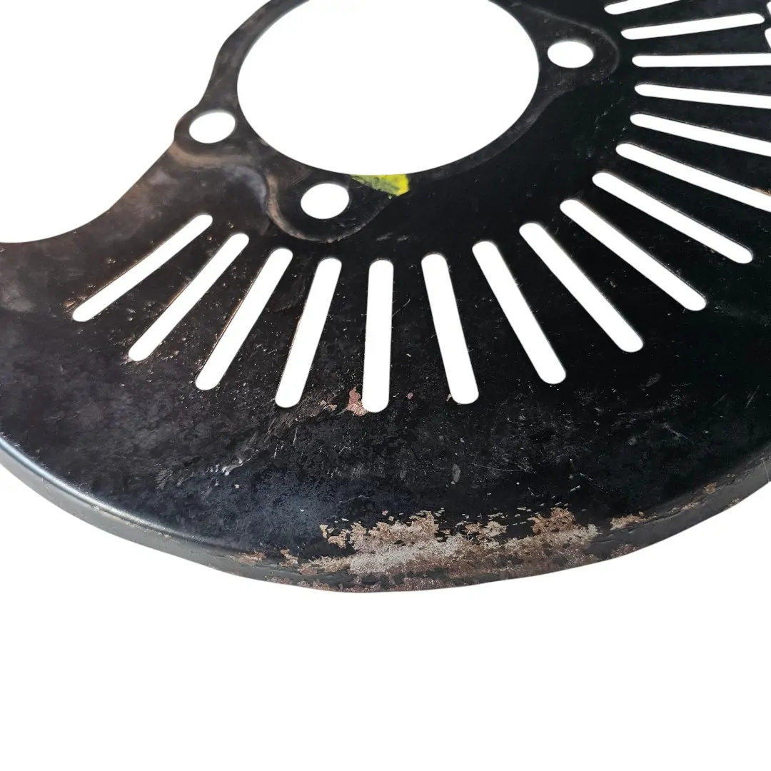 Defletor disco de freio direito com detalhes S10 2015 2.8 200cv LS Manual