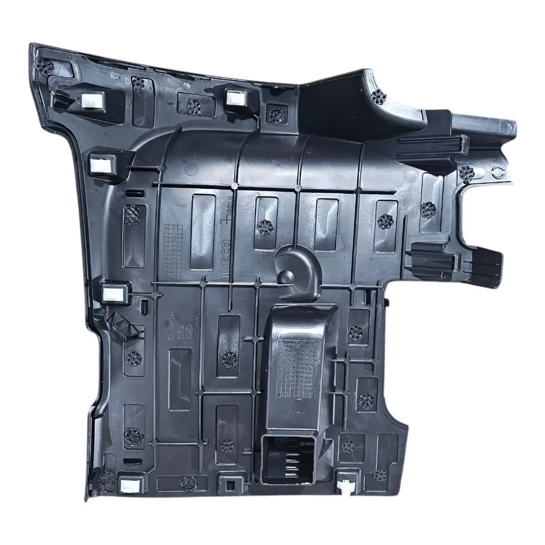 Acabamento interno caixa de fusíveis Iveco Daily 3.0 2024