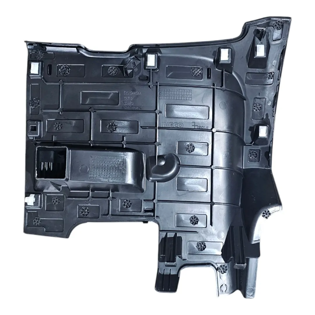 Acabamento interno caixa de fusíveis Iveco Daily 3.0 2024