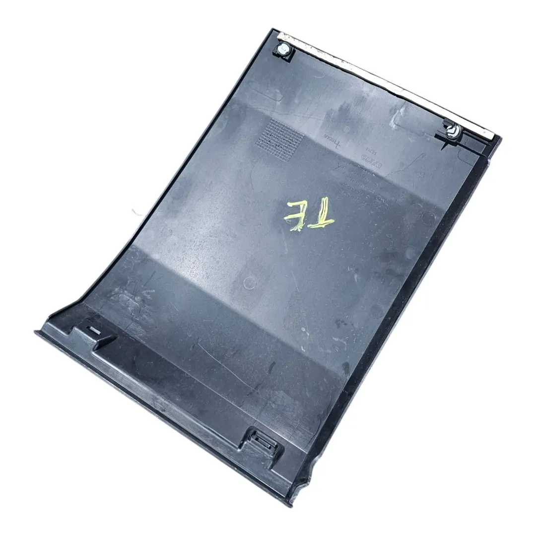 Moldura lateral esquerda frente pneu  Iveco Daily 3.0 2040