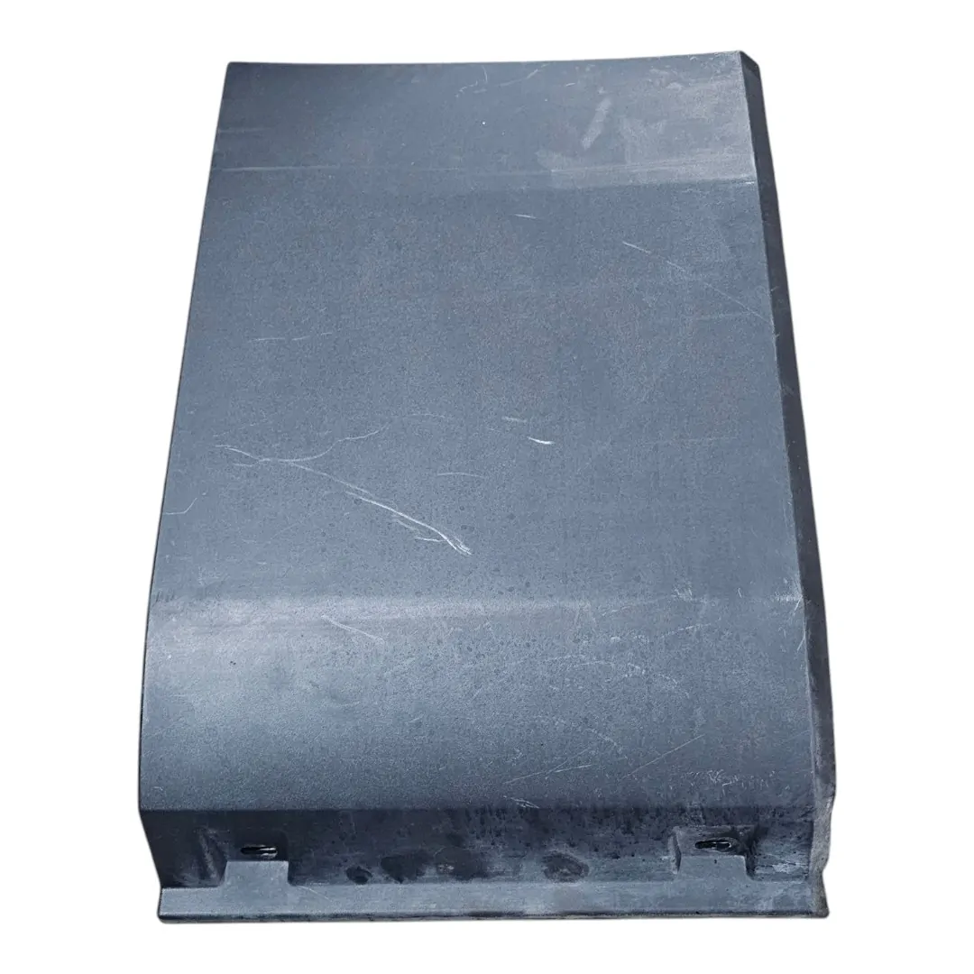 Moldura lateral direita frente pneu com detalhe Iveco Daily 3.0 2037
