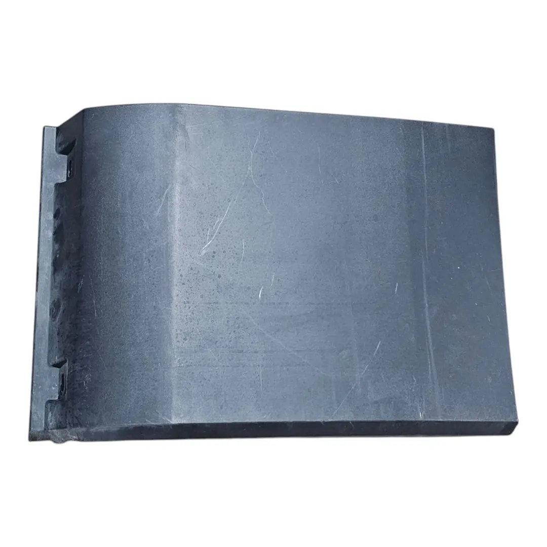 Moldura lateral direita frente pneu com detalhe Iveco Daily 3.0 2037