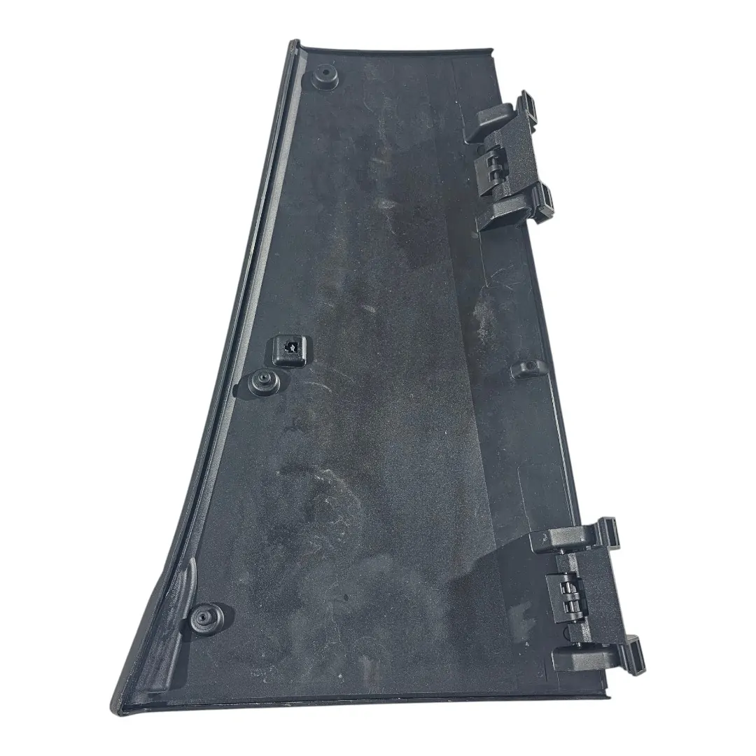 Tampa painel direita com detalhes Iveco Daily 3.0 2024