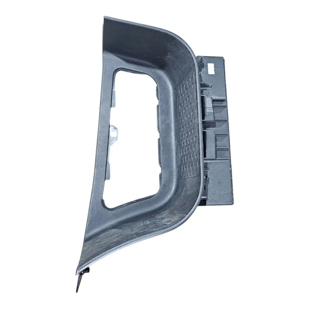 Degrau lateral esquerdo Iveco Daily 3.0 2024