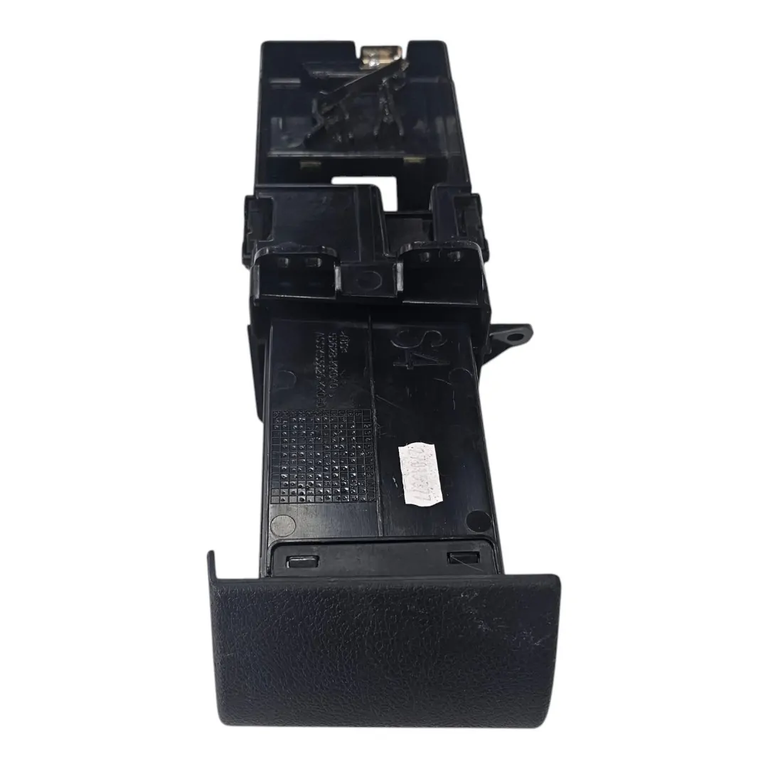 Porta copos painel direito HILUX 2.8 2025 Manual
