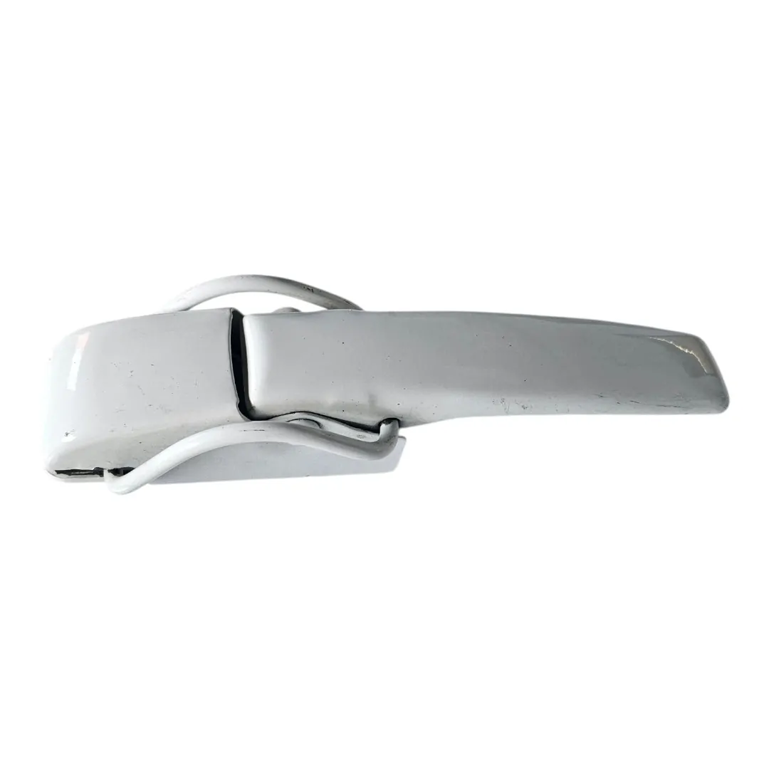 Puxador trava tampa traseira HILUX 2.8 2025 Manual