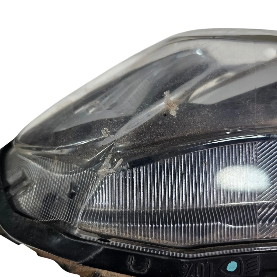 Farol dianteiro esquerdo com detalhe Ranger 3.2 LTD 2021 4x4