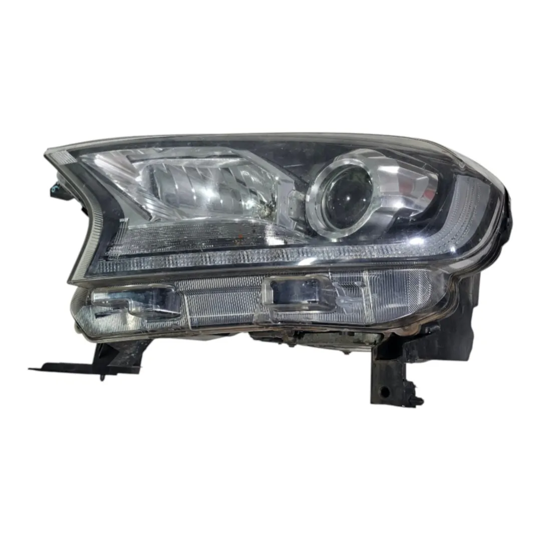 Farol dianteiro esquerdo com detalhe Ranger 3.2 LTD 2021 4x4