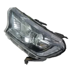 Farol dianteiro esquerdo com detalhe Ranger 3.2 LTD 2021 4x4