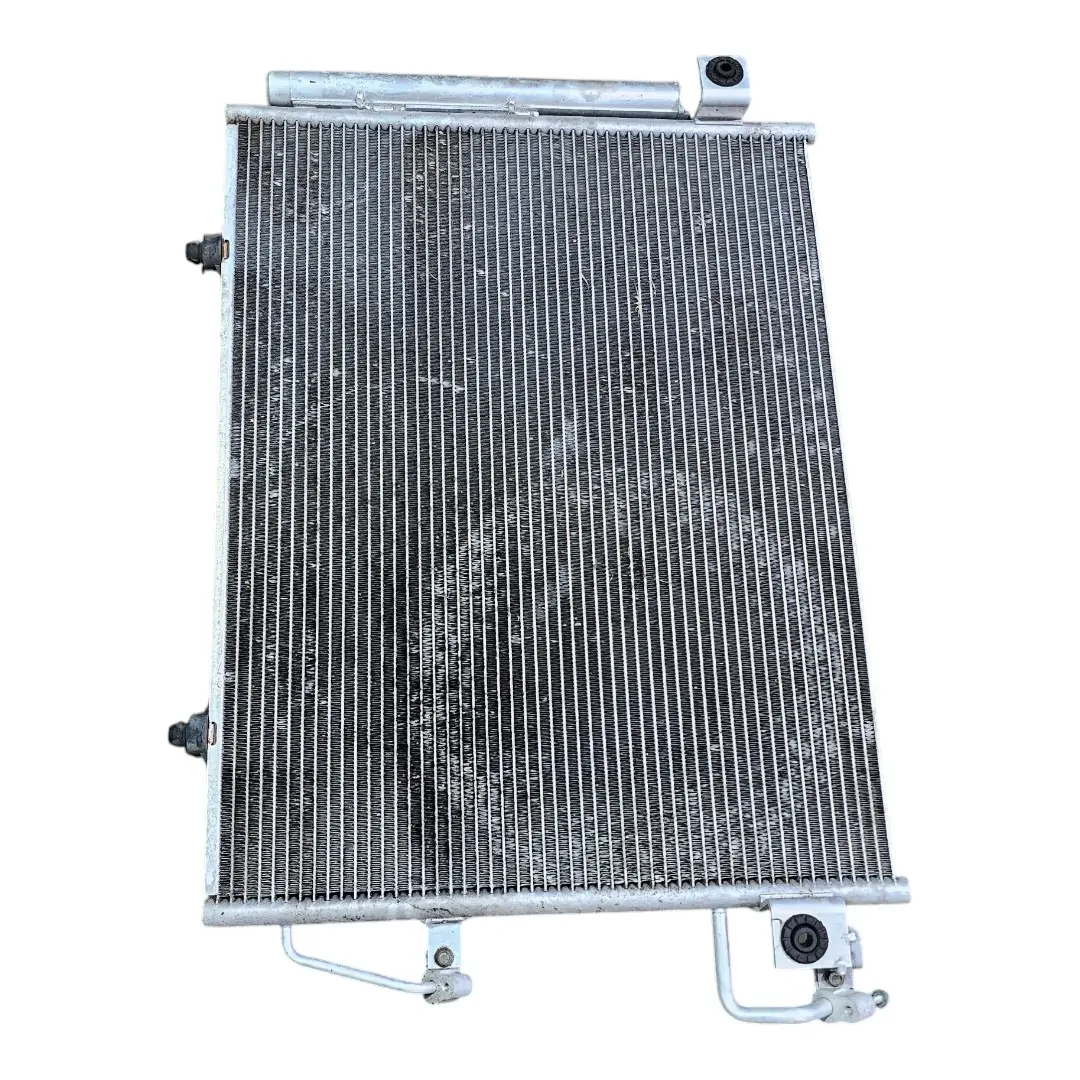 Condensador Pajero 2011 3.2 com detalhes