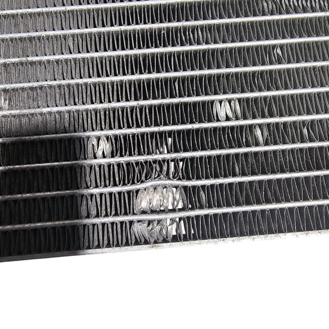 Condensador Pajero 2011 3.2 com detalhes