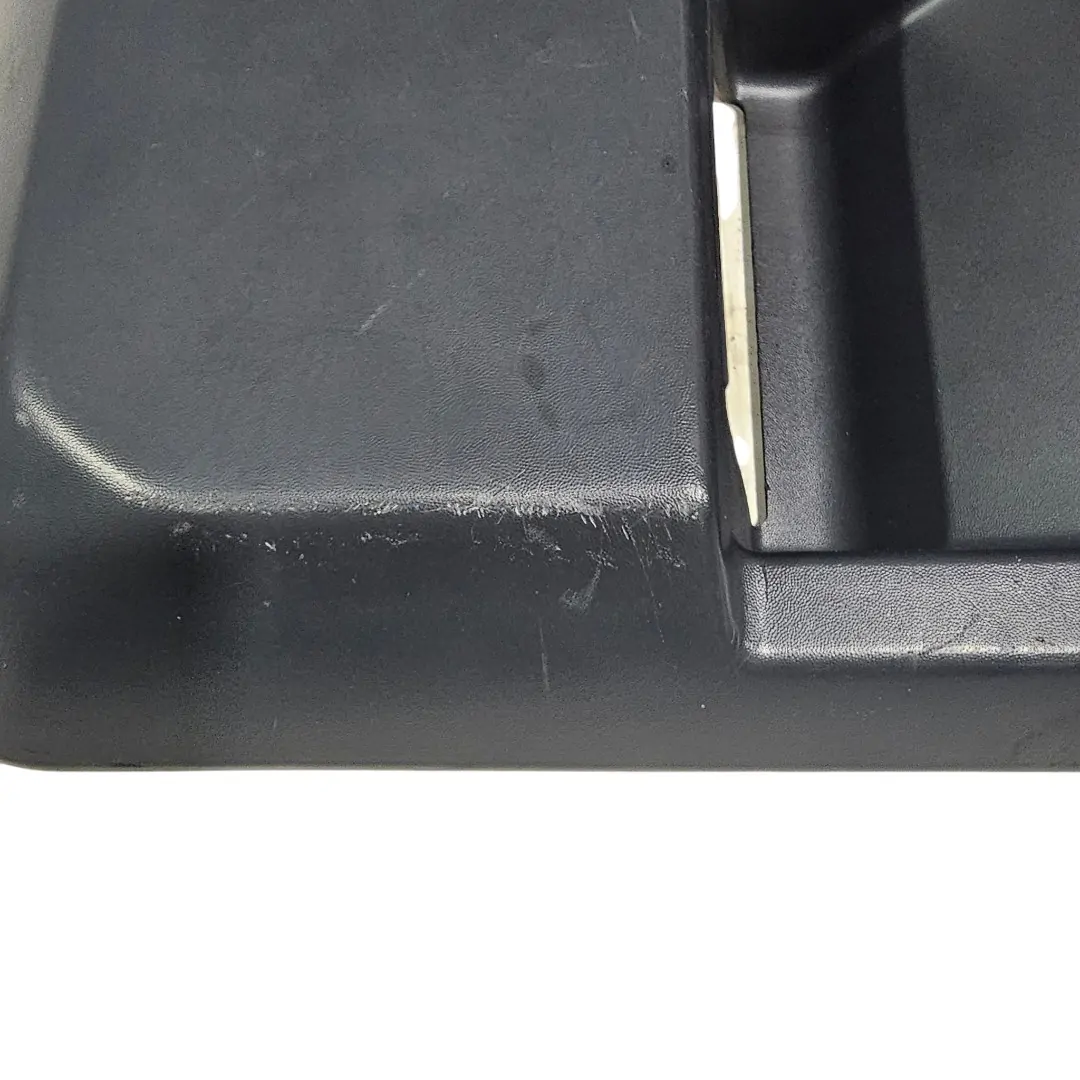 Moldura estepe traseiro esquerdo Pajero 2011 3.2 com detalhes