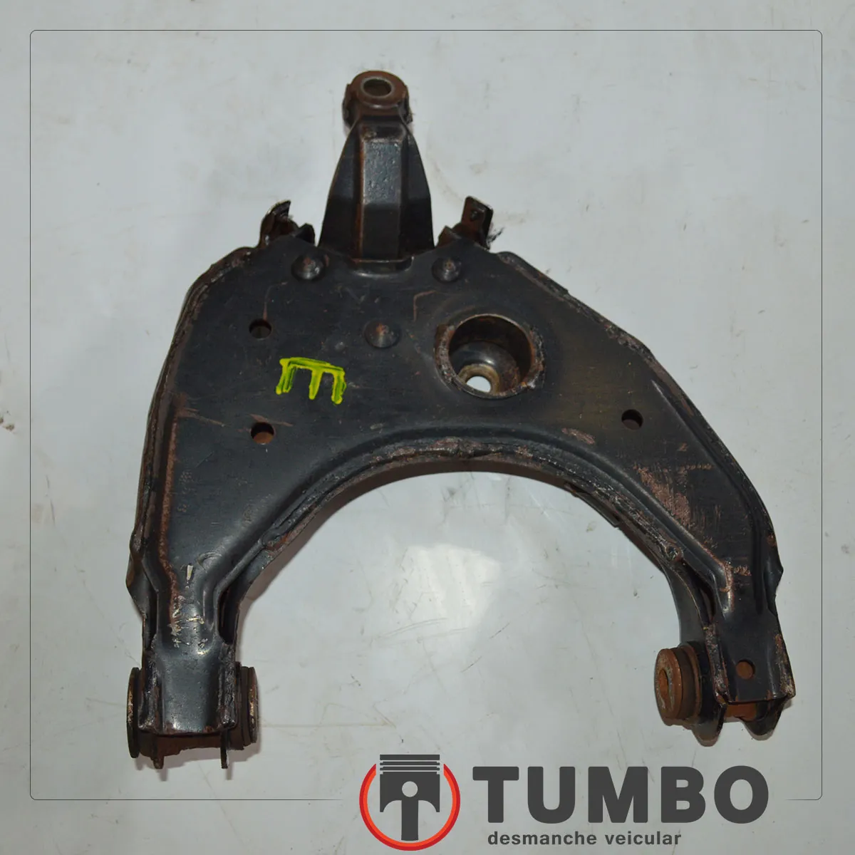 Bandeja de suspensão esquerda Hilux 3.0 turbinada até 2005