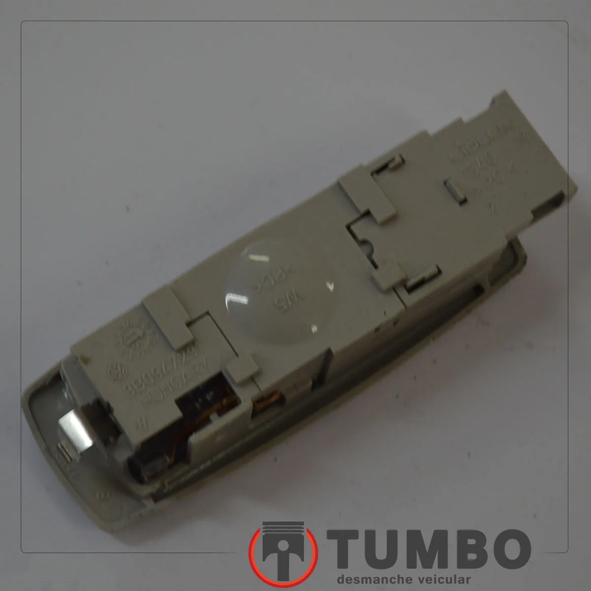 Luz interna original do teto do VW Fox 1.6 2017