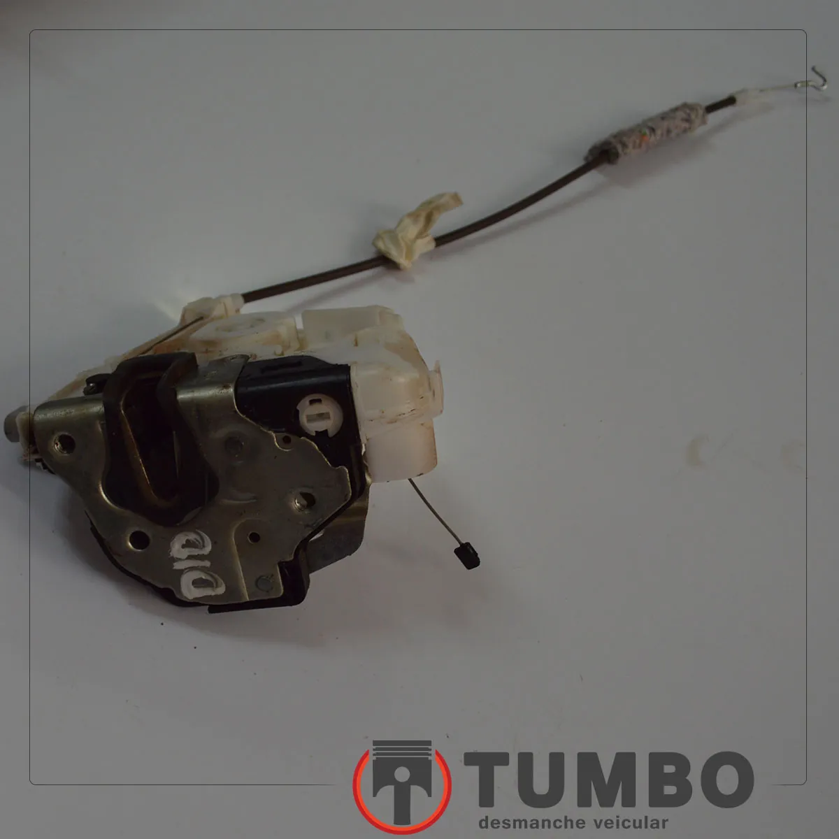 Fechadura porta dianteira direita do VW Fox 1.6 2017