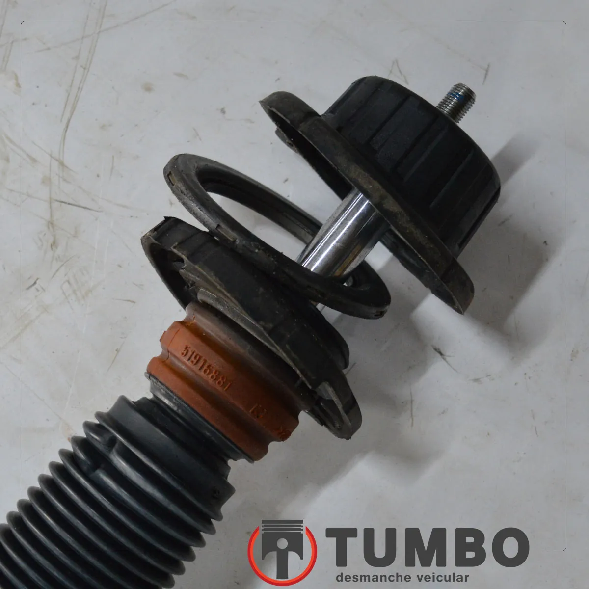Amortecedor dianteiro direito do Fiat Bravo 1.8