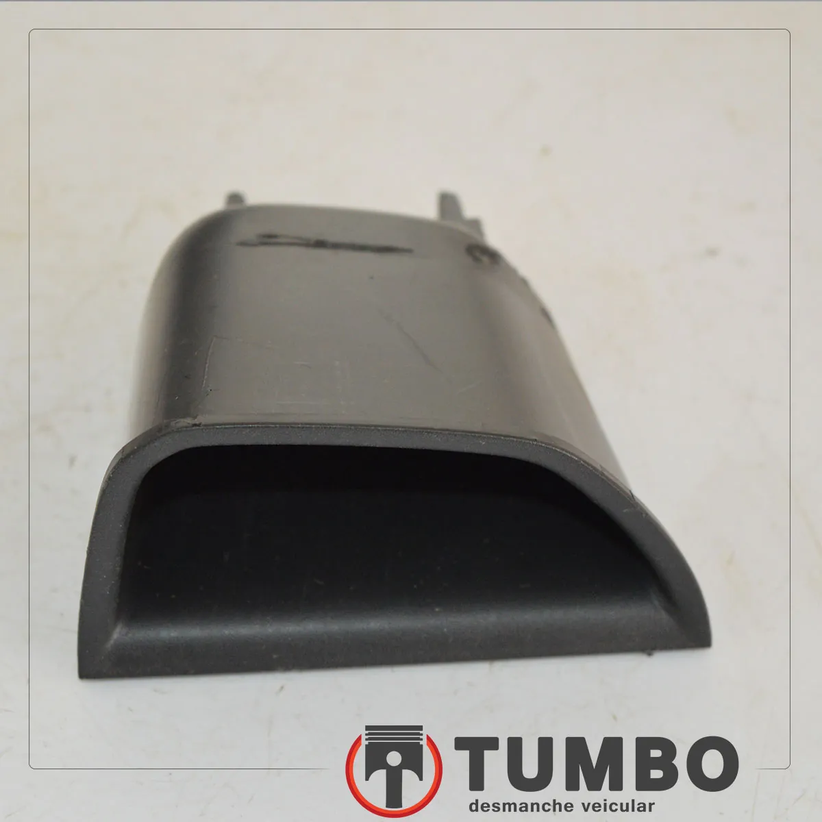 Porta objetos esquerdo central do Ônix 1.4 LT 2015