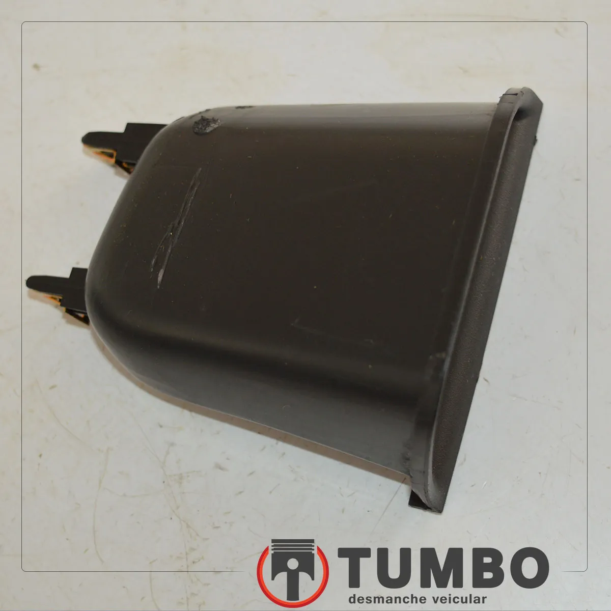 Porta objetos esquerdo central do Ônix 1.4 LT 2015