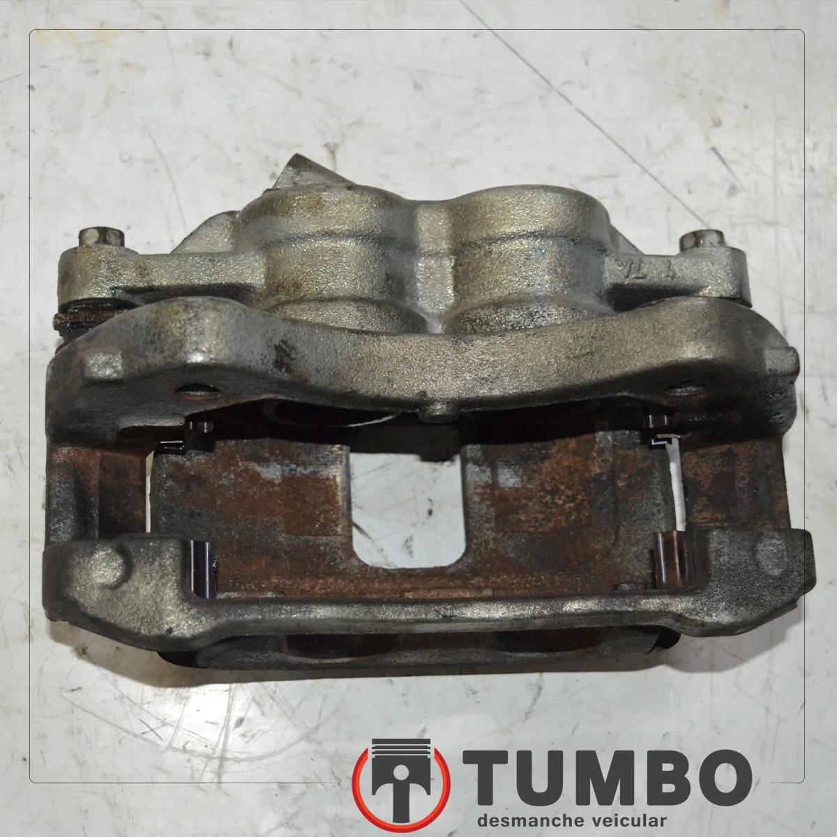 Pinça de freio lado direito Ford transit 2.4