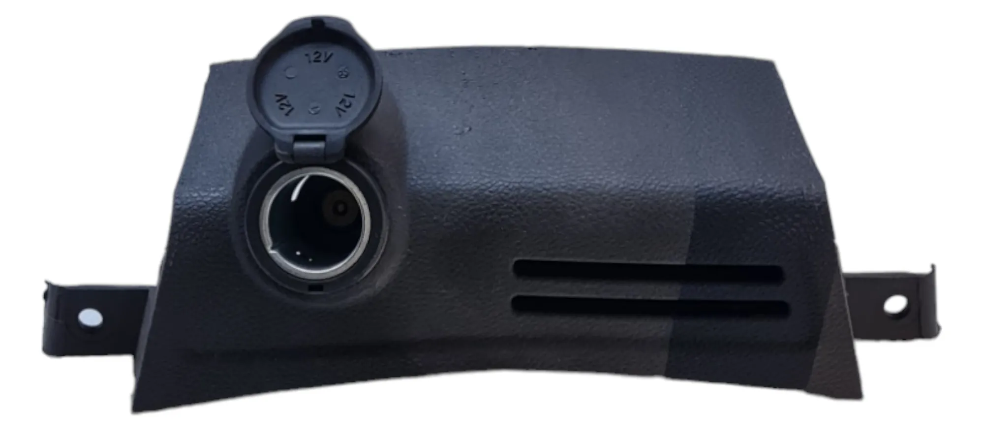 Acabamento do painel com tomada 12v Tracker 1.8 flex 2014