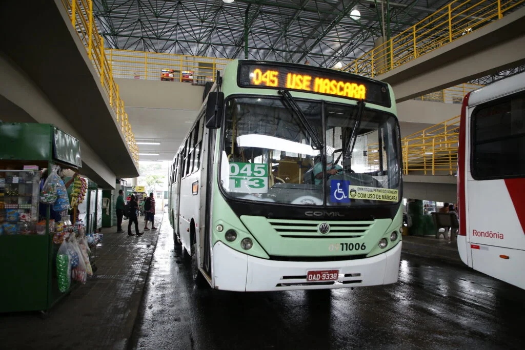 Rodoviários encerram paralisação e ônibus voltam a circular em Manaus