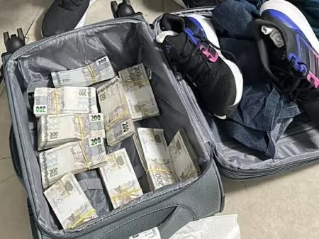 Empresários do AM são presos com R$ 1,2 milhão em mala