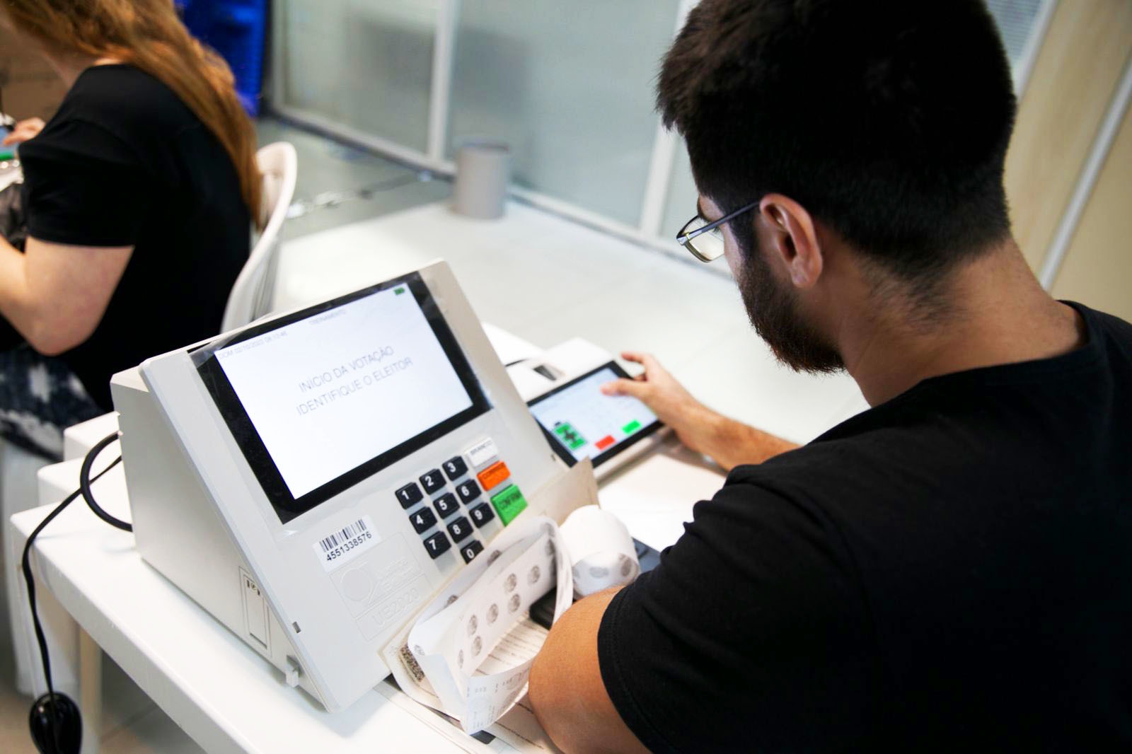 TRE-AM abre inscrições para mesários voluntários